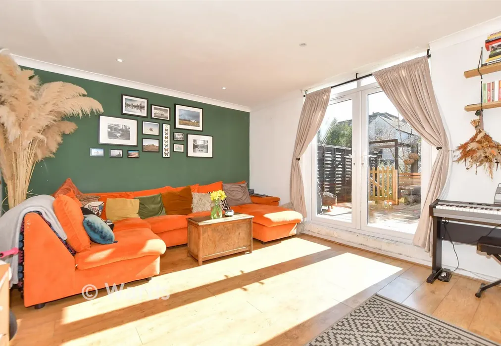 Lounge - Grimston Gardens, Folkestone, Kent - Wards of Kent
