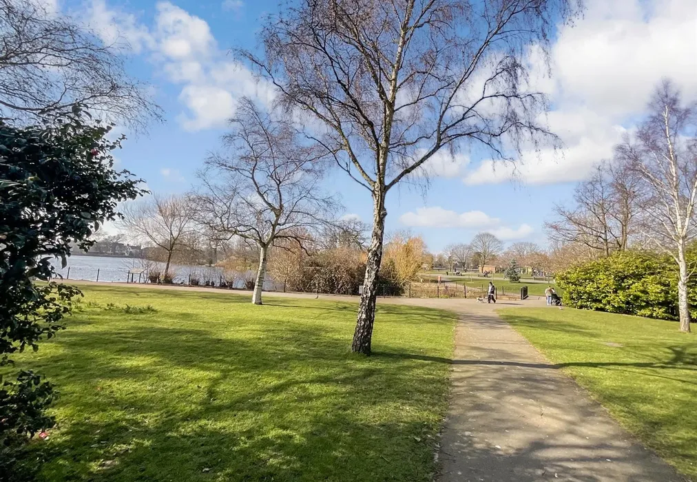 Lifestyle - Gordon Road, Ilford, Essex - Wards of Kent