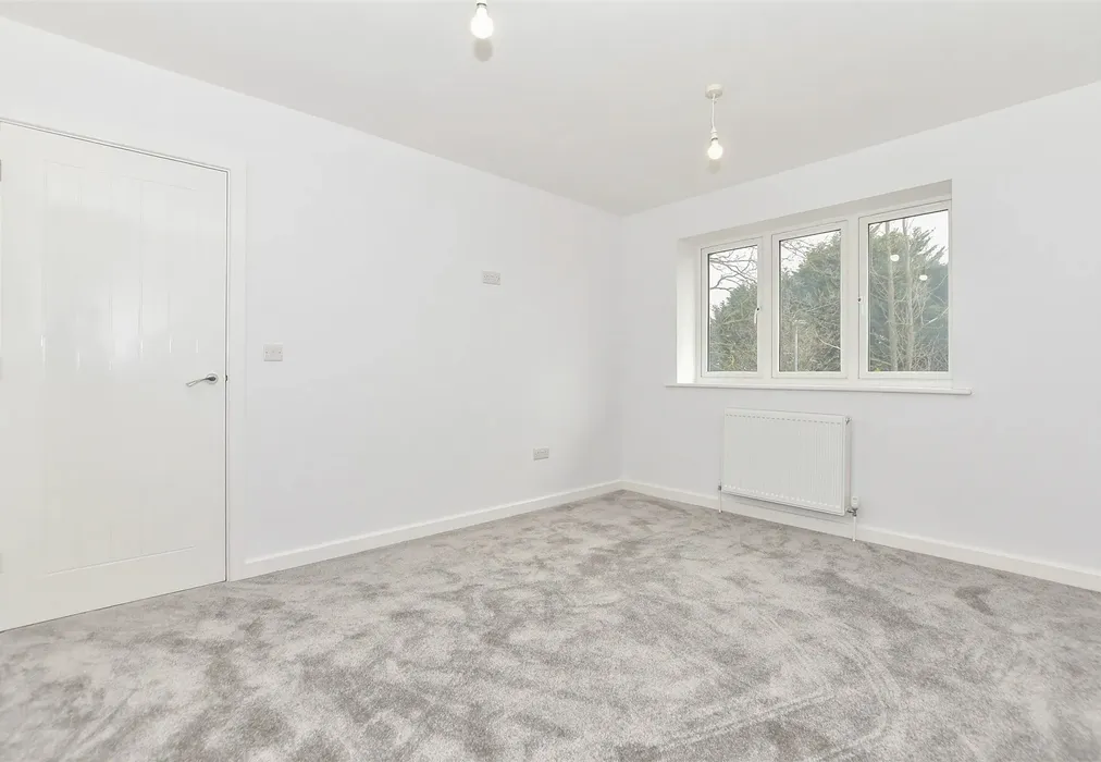 Bedroom 2 - School Approach, Teapot Lane, Aylesford, Kent - Wards of Kent