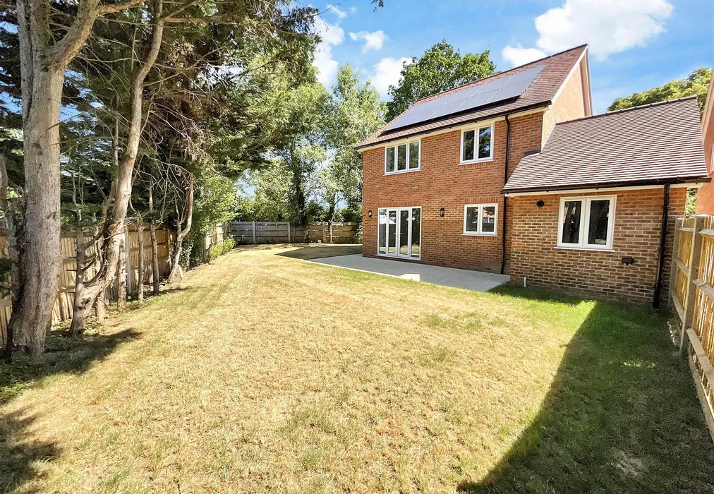 Rear Garden - School Approach, Teapot Lane, Aylesford, Kent - Wards of Kent