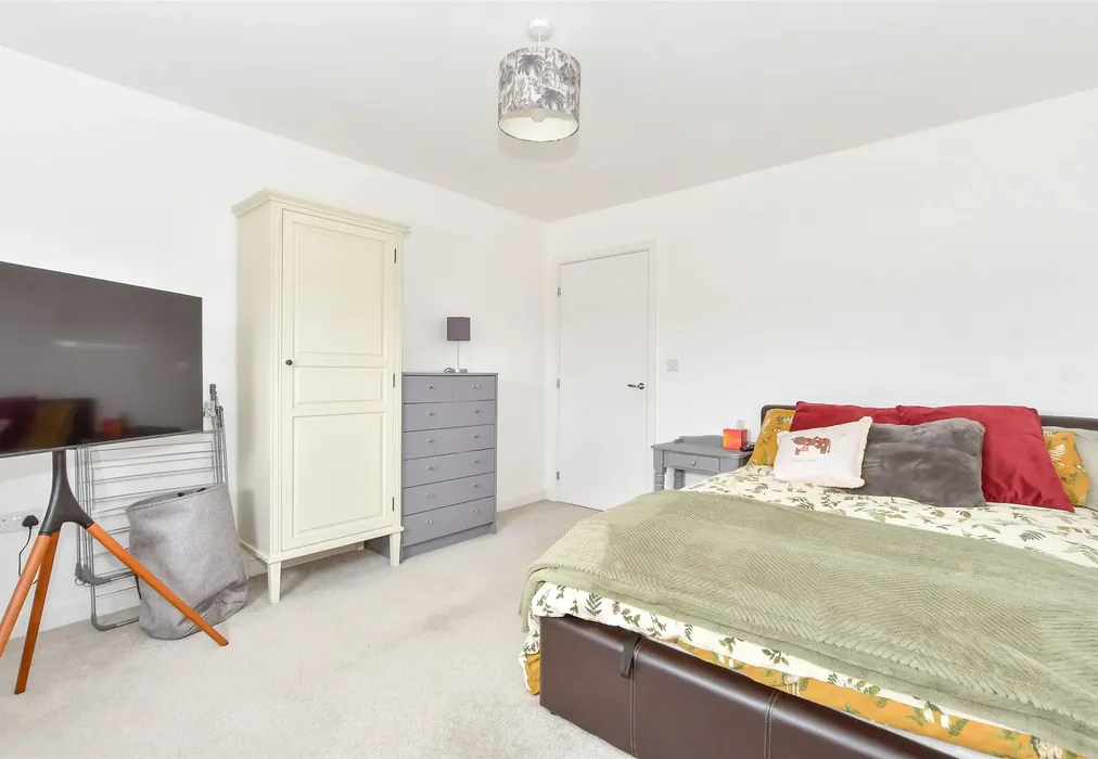 Bedroom 2 - Longacres Way, Chichester, West Sussex - Wards of Kent