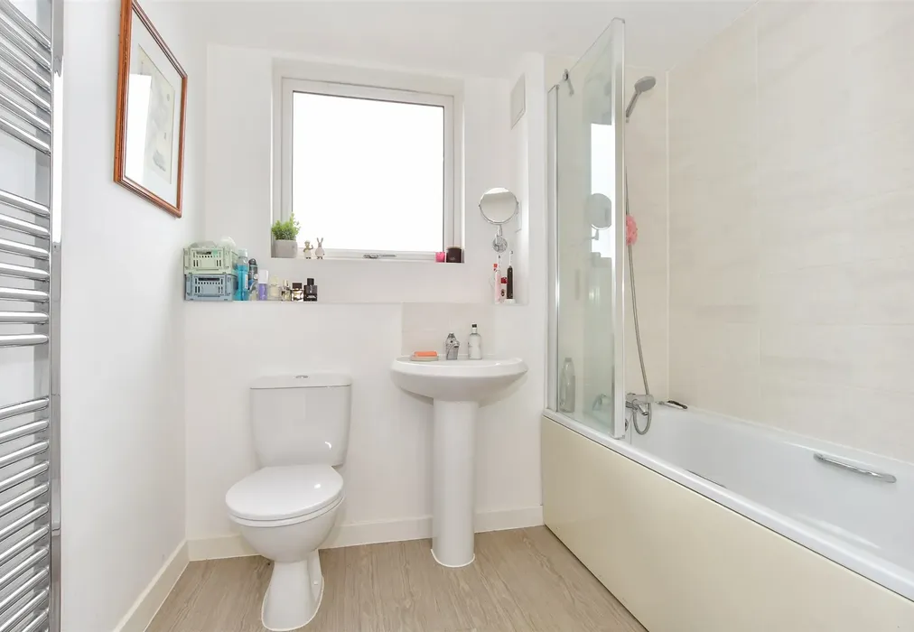 Bathroom - Longacres Way, Chichester, West Sussex - Wards of Kent