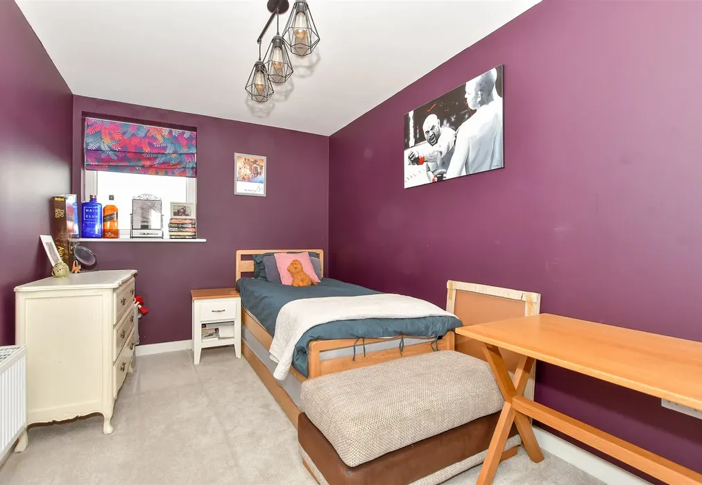 Bedroom 3 - Longacres Way, Chichester, West Sussex - Wards of Kent
