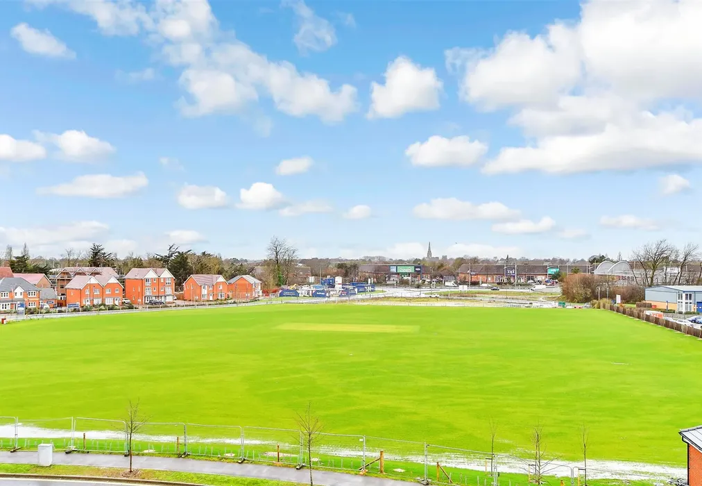 Views To Front - Longacres Way, Chichester, West Sussex - Wards of Kent