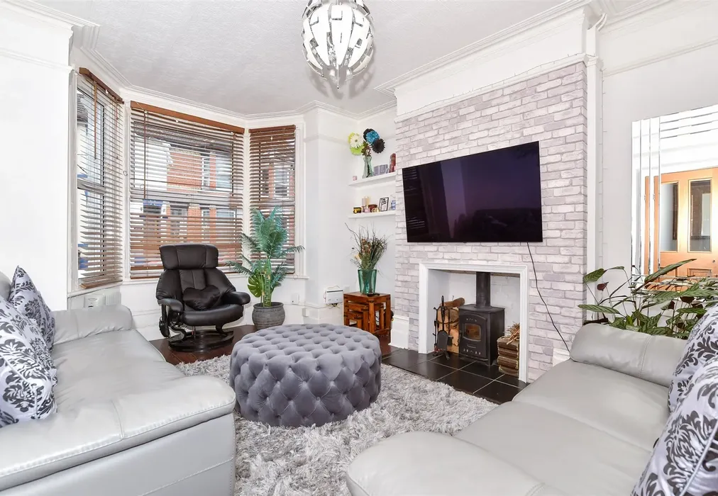 Lounge - Linden Road, Gillingham, Kent - Wards of Kent