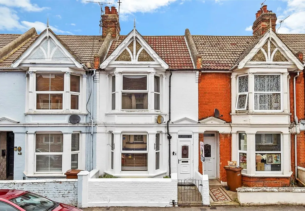 Front Web Edit - Linden Road, Gillingham, Kent - Wards of Kent
