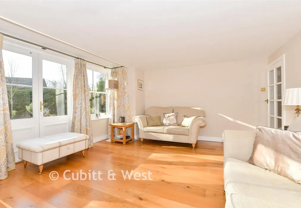 Lounge - Cripplegate Lane, Southwater, Horsham, West Sussex - Wards of Kent