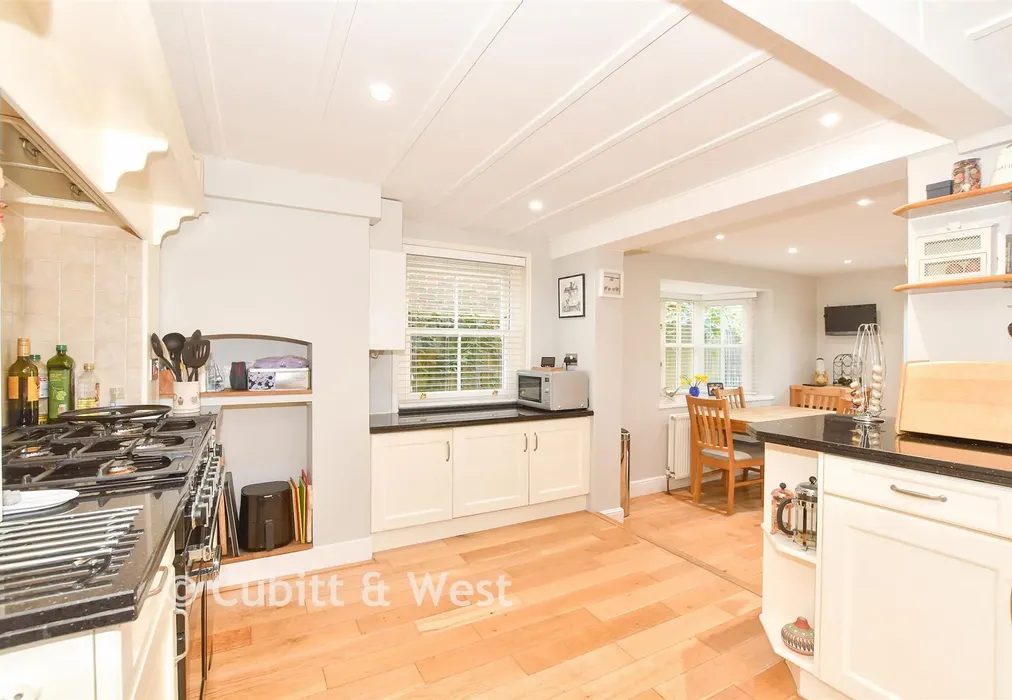 Kitchen - Cripplegate Lane, Southwater, Horsham, West Sussex - Wards of Kent