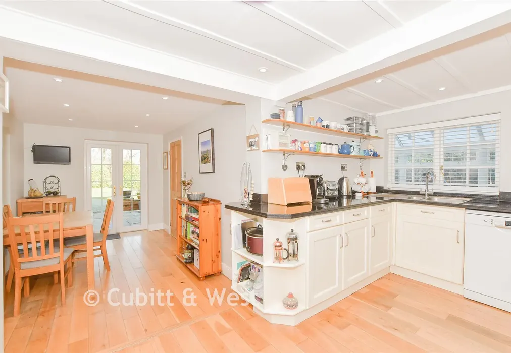 Kitchen - Cripplegate Lane, Southwater, Horsham, West Sussex - Wards of Kent