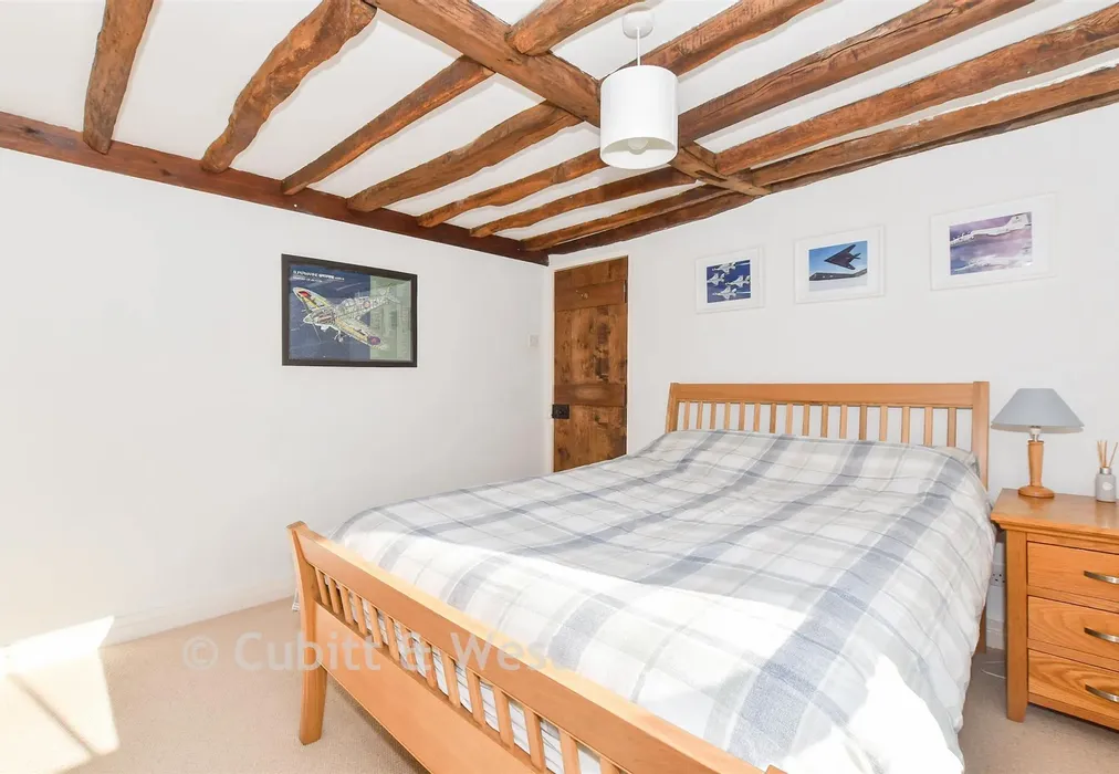 Bedroom 3 - Cripplegate Lane, Southwater, Horsham, West Sussex - Wards of Kent