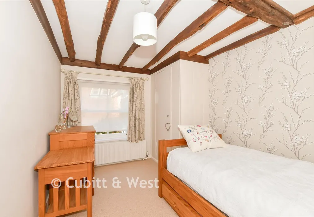 Bedroom 4 - Cripplegate Lane, Southwater, Horsham, West Sussex - Wards of Kent