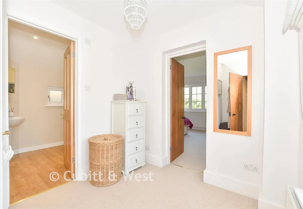 Dressing Room - Cripplegate Lane, Southwater, Horsham, West Sussex - Wards of Kent