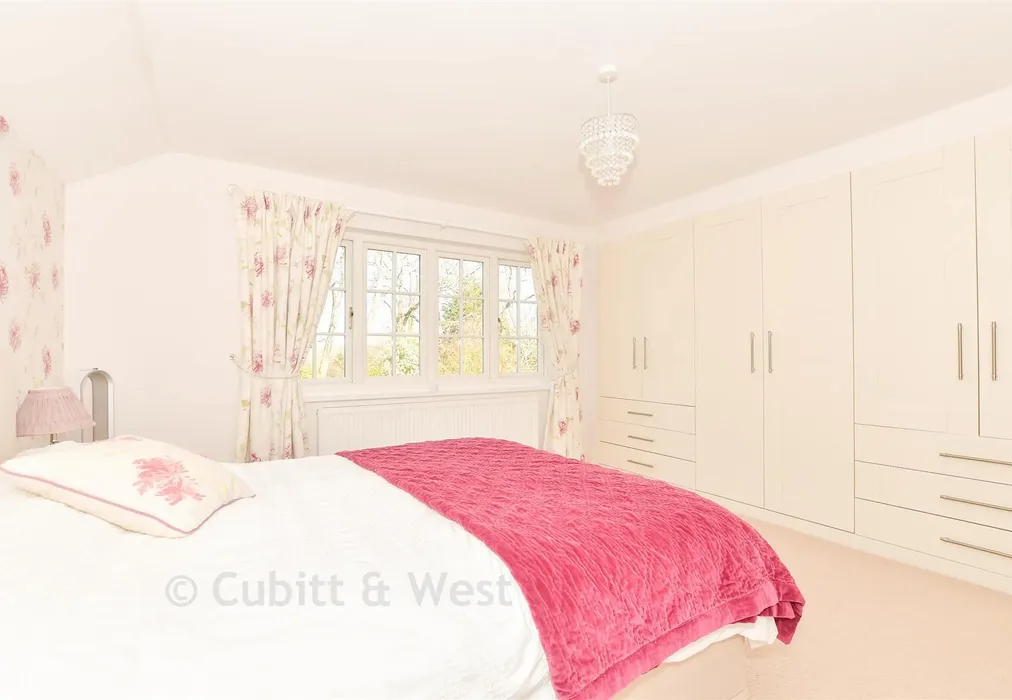 Bedroom 1 - Cripplegate Lane, Southwater, Horsham, West Sussex - Wards of Kent