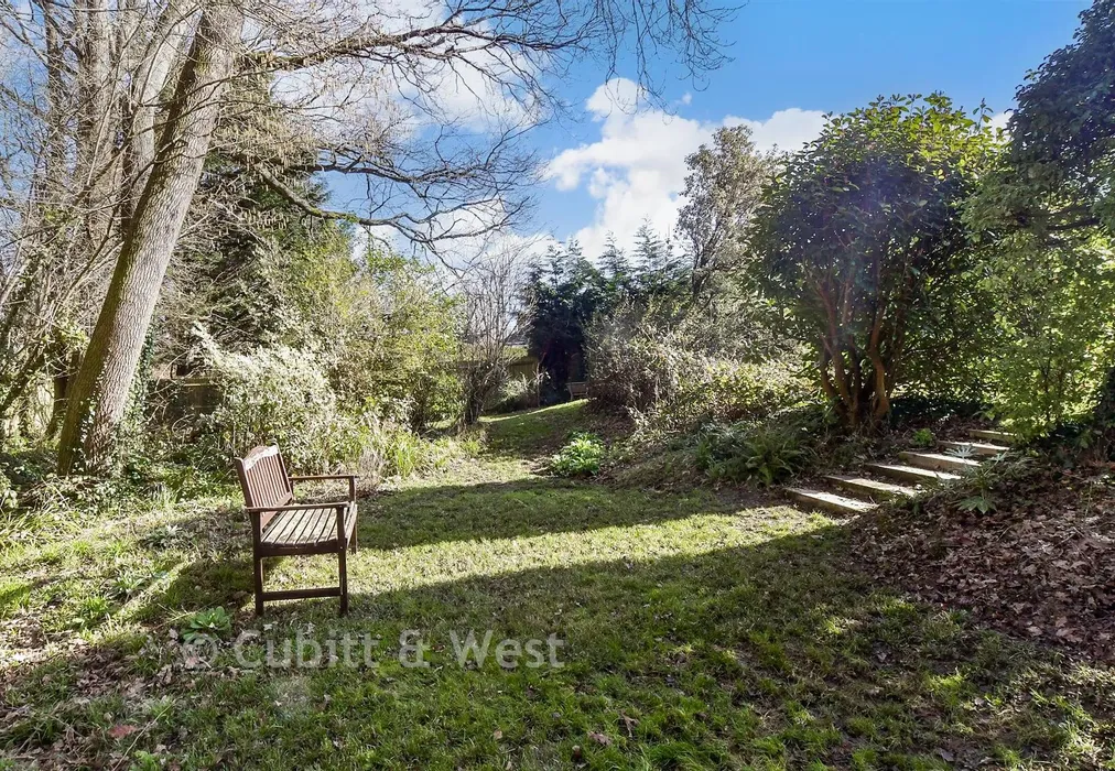 Rear Garden - Cripplegate Lane, Southwater, Horsham, West Sussex - Wards of Kent