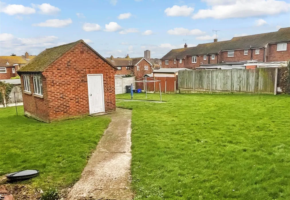 Communal Gardens - Airedale Close, Margate, Kent - Wards of Kent