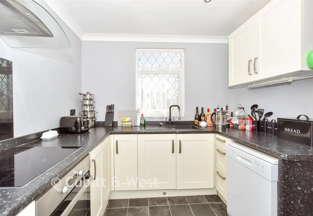 Kitchen - Drift Lane, Selsey, West Sussex - Wards of Kent