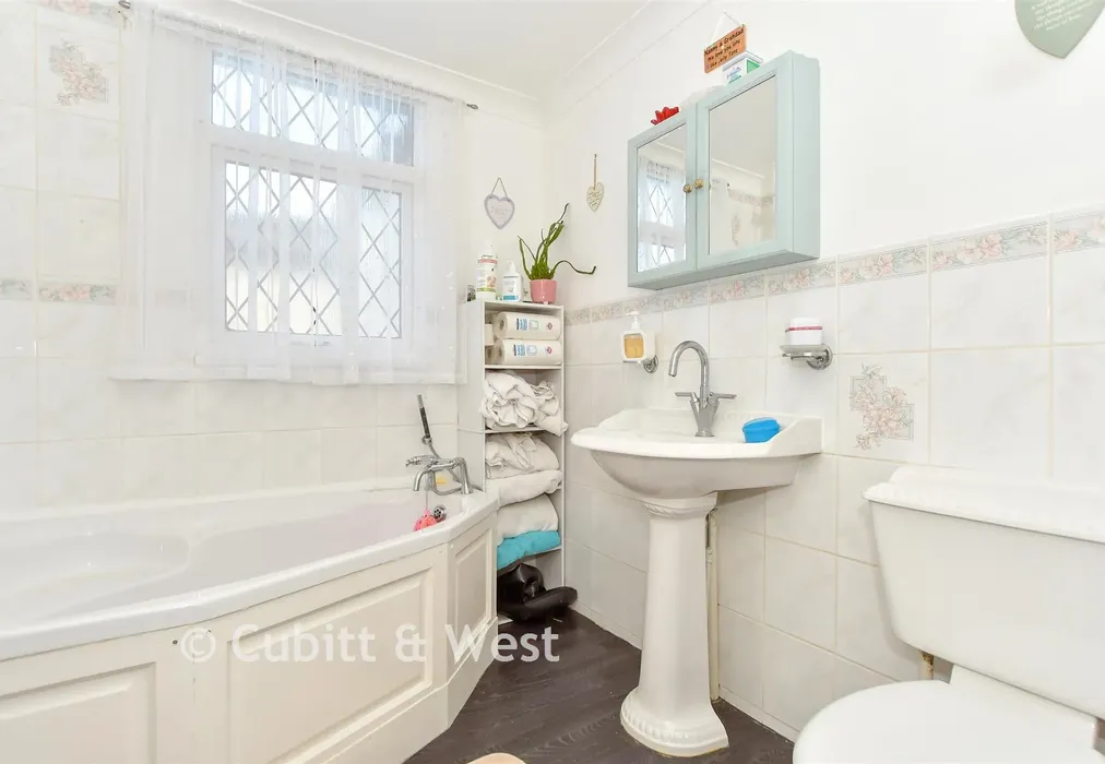 Bathroom - Drift Lane, Selsey, West Sussex - Wards of Kent