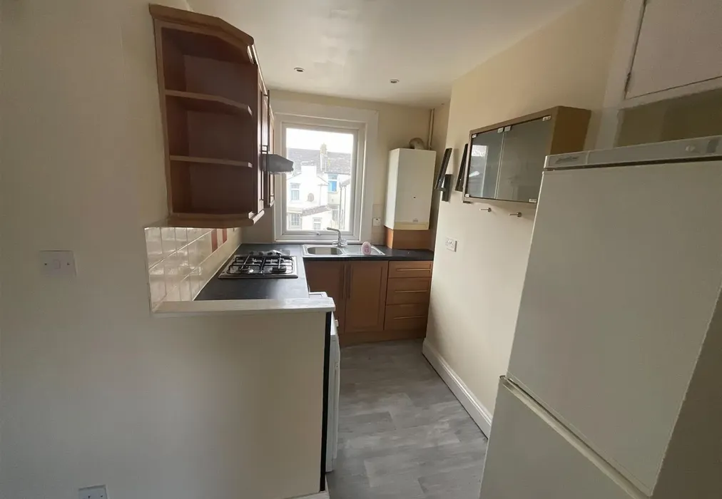 Kitchen - Wellington Street, Gravesend, Kent - Wards of Kent