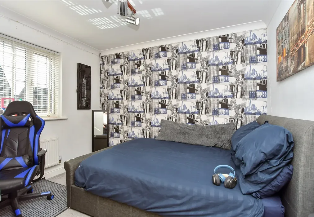 Bedroom 3 - Anatase Close, Sittingbourne, Kent - Wards of Kent