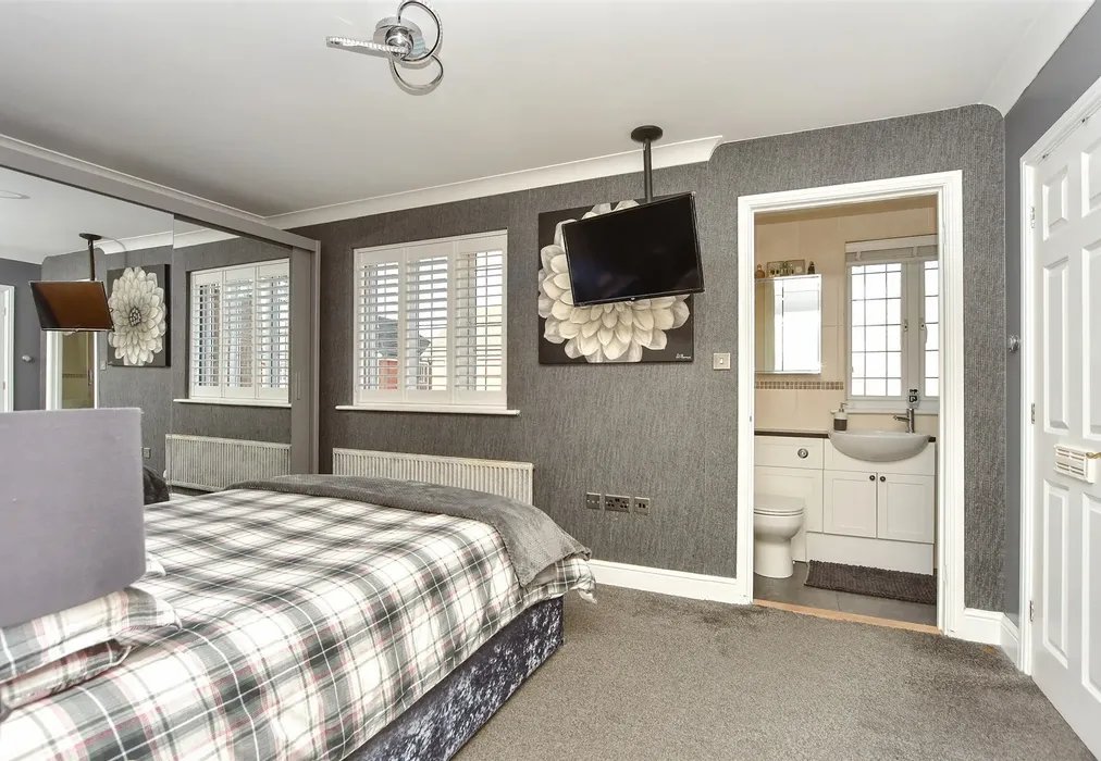 Bedroom 2 - Anatase Close, Sittingbourne, Kent - Wards of Kent