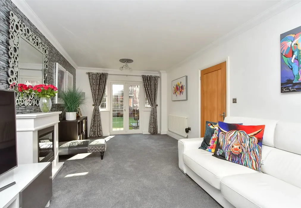 Lounge - Anatase Close, Sittingbourne, Kent - Wards of Kent