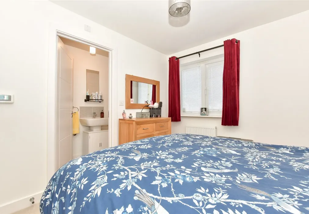 Bedroom 1 - Leo Road, Margate, Kent - Wards of Kent