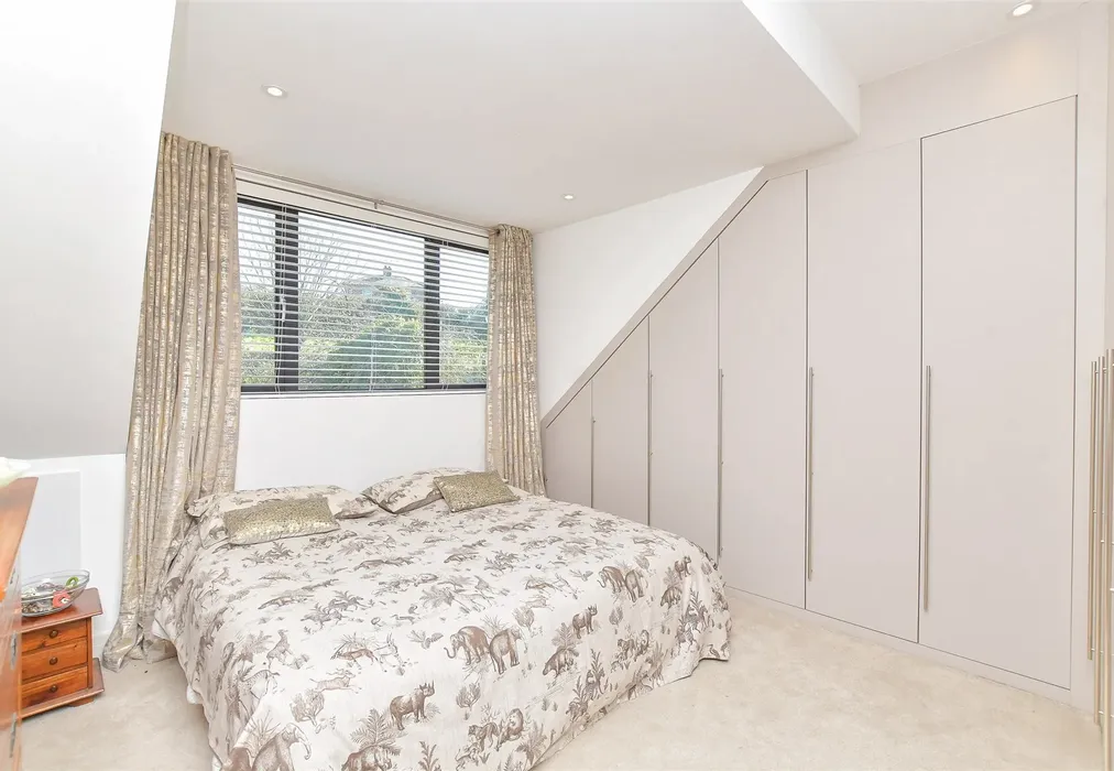 Bedroom 2 - Havenstreet Main Road, Havenstreet, Ryde, Isle of Wight - Wards of Kent
