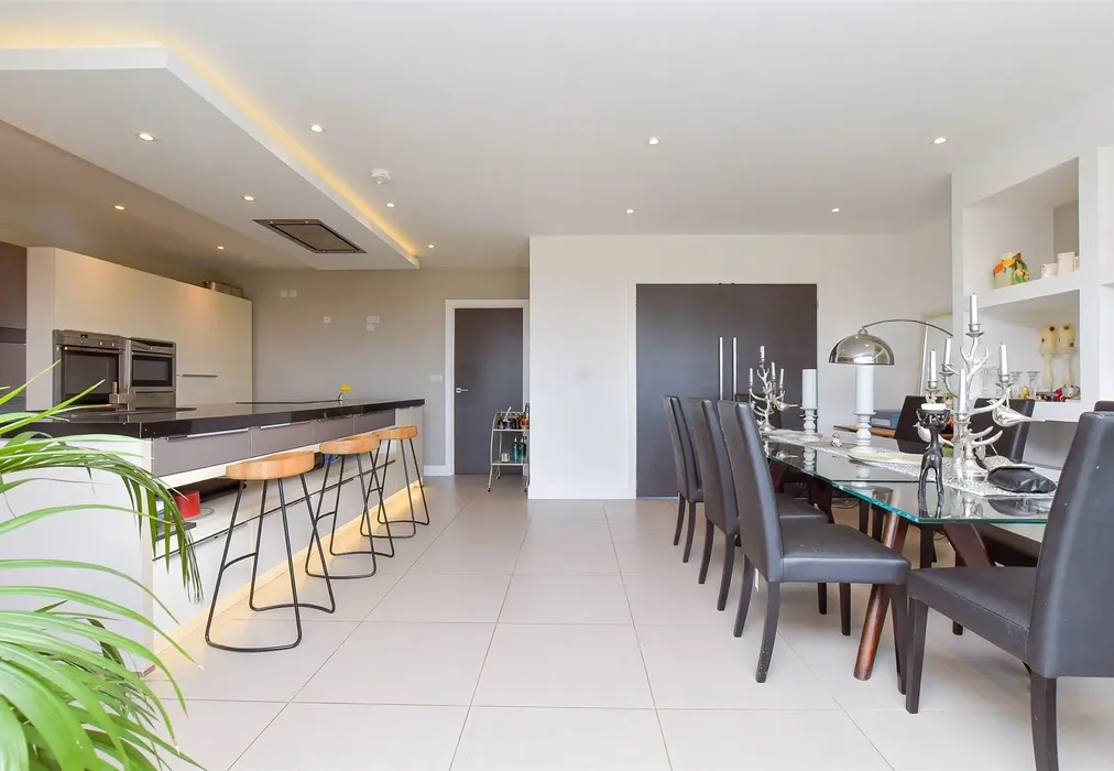 Kitchen/Dining Area - Havenstreet Main Road, Havenstreet, Ryde, Isle of Wight - Wards of Kent