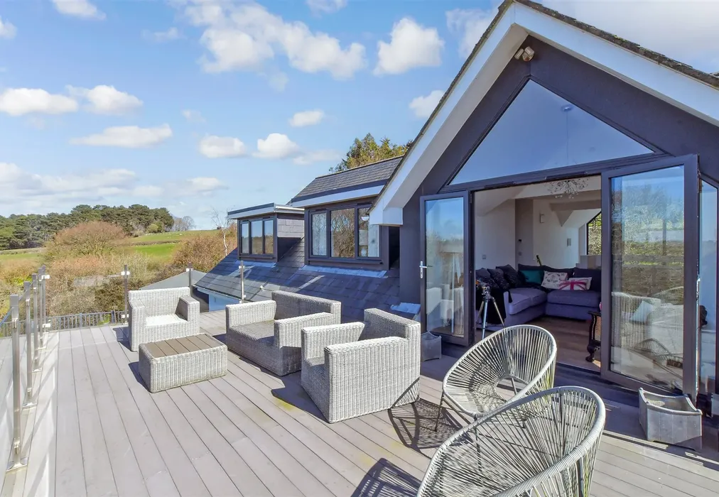 Balcony / Terrace - Havenstreet Main Road, Havenstreet, Ryde, Isle of Wight - Wards of Kent