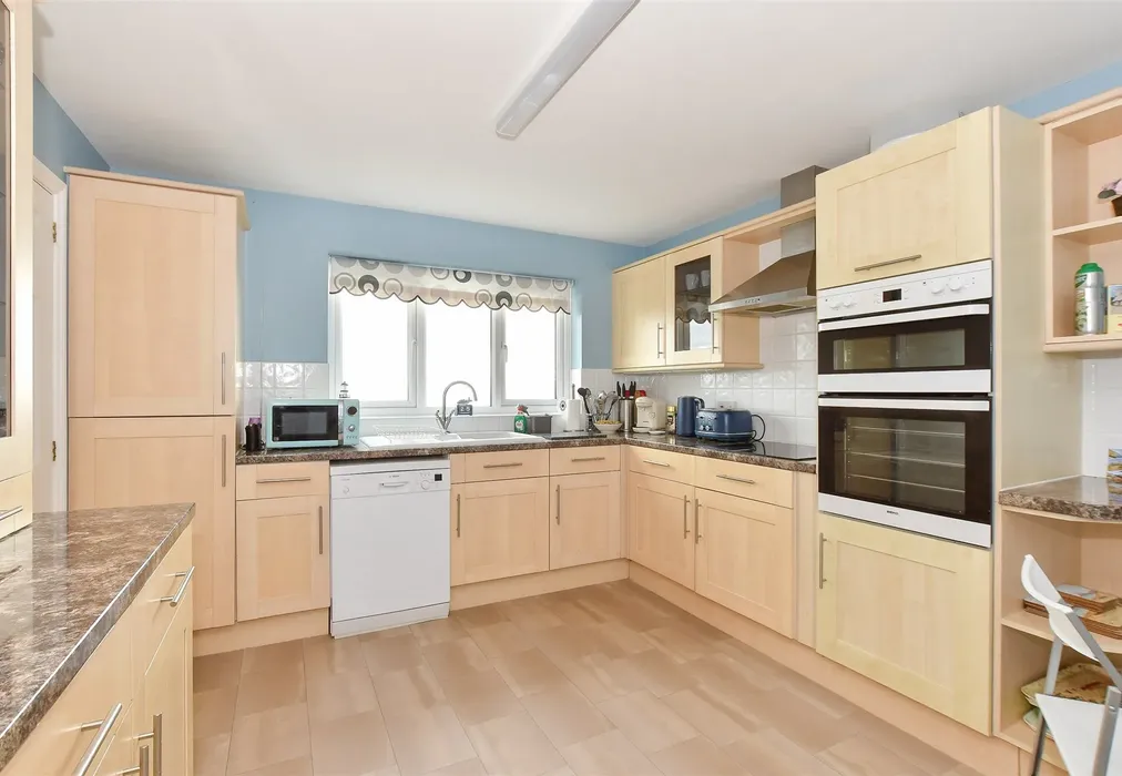 Kitchen/ Breakfast Room - Northcliff Gardens, Shanklin, Isle of Wight - Wards of Kent