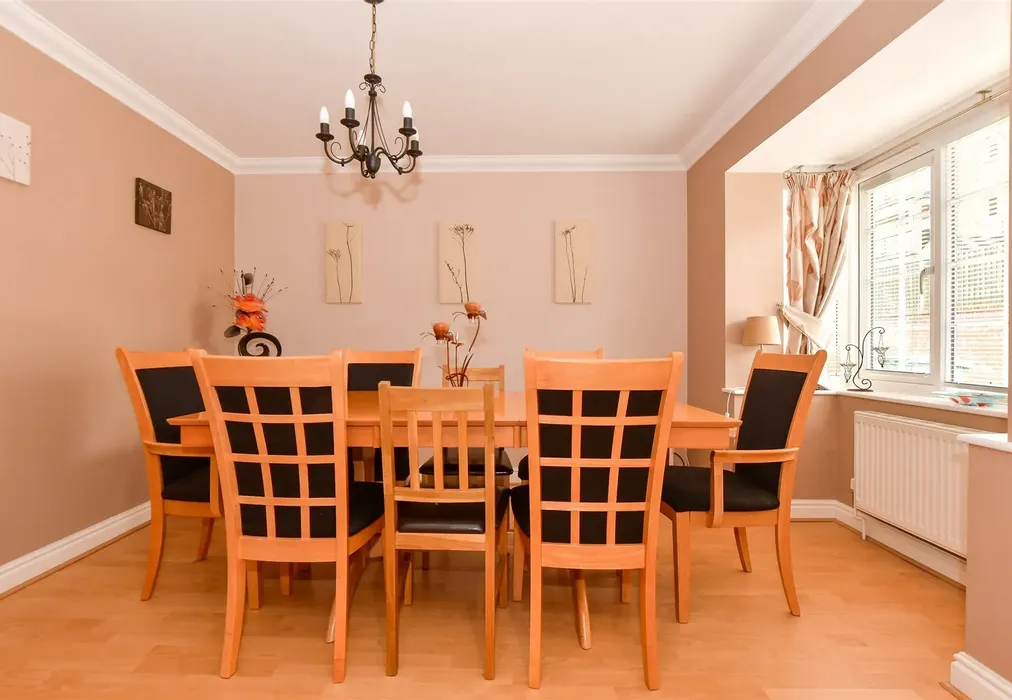 Dining Room - Northcliff Gardens, Shanklin, Isle of Wight - Wards of Kent