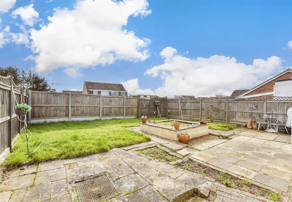 Rear Garden - Sandpiper Road, Whitstable, Kent - Wards of Kent