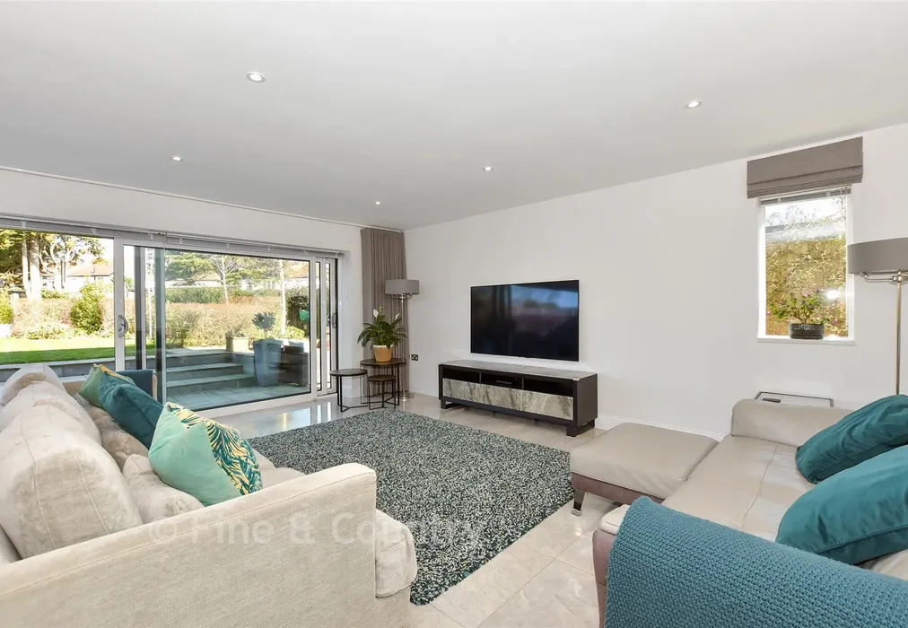 Kitchen/Dining/Living Room - Lindenthorpe Road, Broadstairs, Kent - Wards of Kent