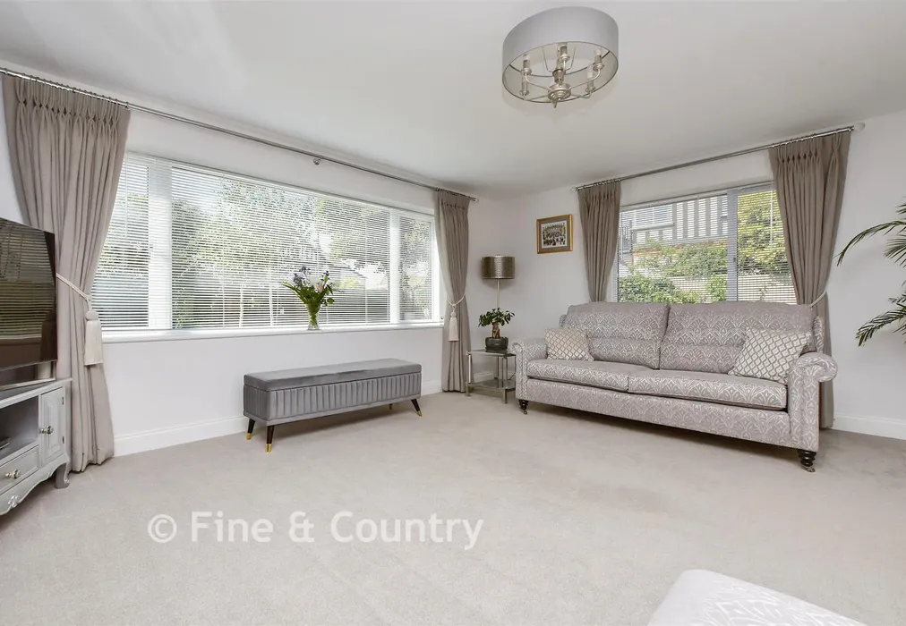 Lounge - Lindenthorpe Road, Broadstairs, Kent - Wards of Kent