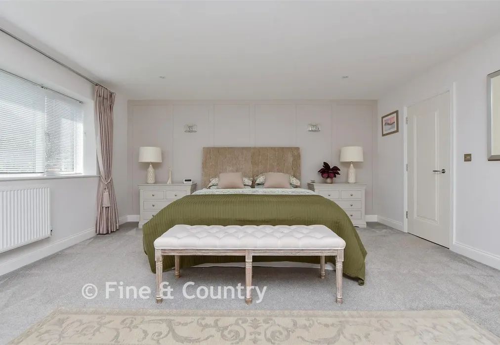 Main Bedroom - Lindenthorpe Road, Broadstairs, Kent - Wards of Kent