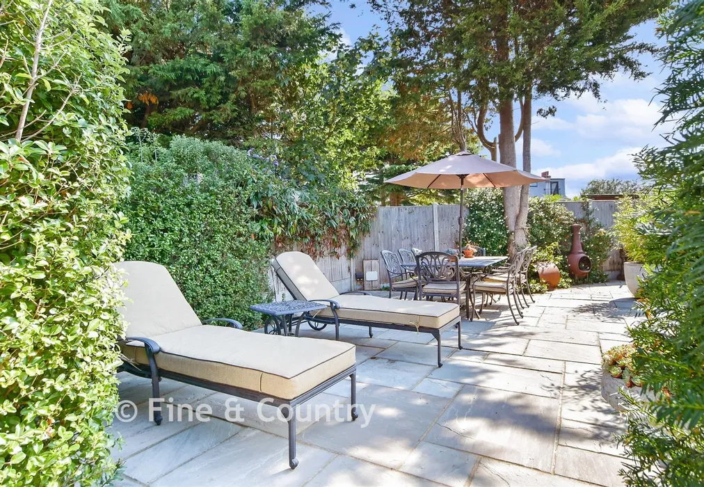 Patio / Decking - Lindenthorpe Road, Broadstairs, Kent - Wards of Kent
