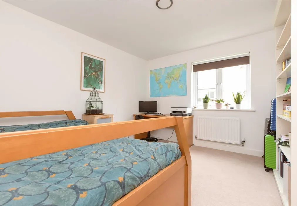 Bedroom 2 - Shetland Close, Cranleigh, Surrey - Wards of Kent