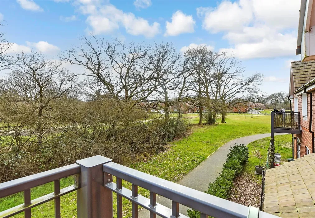 Views To Front - Shetland Close, Cranleigh, Surrey - Wards of Kent