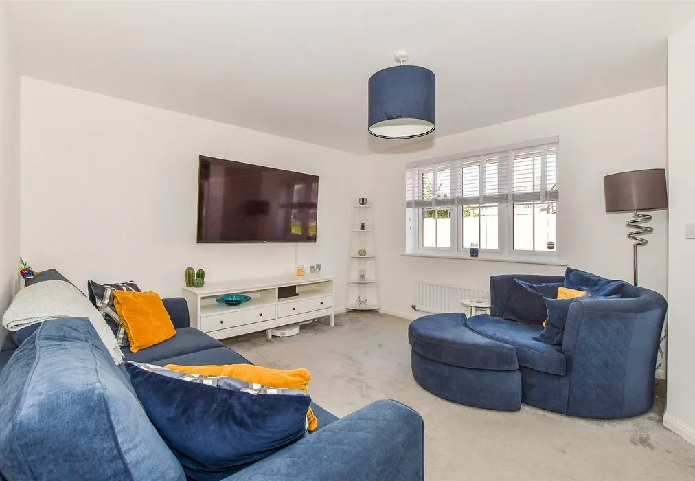 Lounge - Long Strakes, Staplehurst, Tonbridge, Kent - Wards of Kent