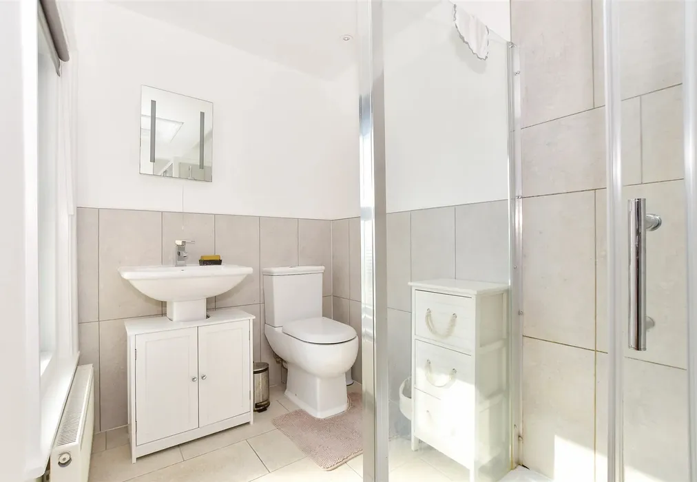 En-Suite Shower Room - Wilton Park Road, Shanklin, Isle of Wight - Wards of Kent