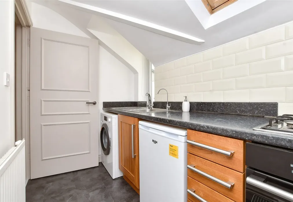 Kitchen - Clarendon Road, Wallington, Surrey - Wards of Kent
