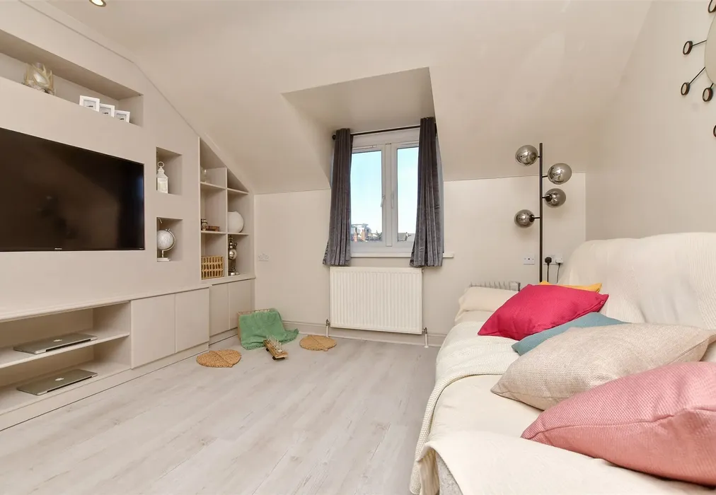 Living Room - Clarendon Road, Wallington, Surrey - Wards of Kent