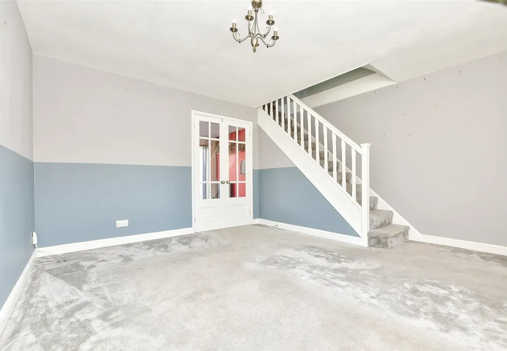 Lounge - Green Way, Tunbridge Wells, Kent - Wards of Kent