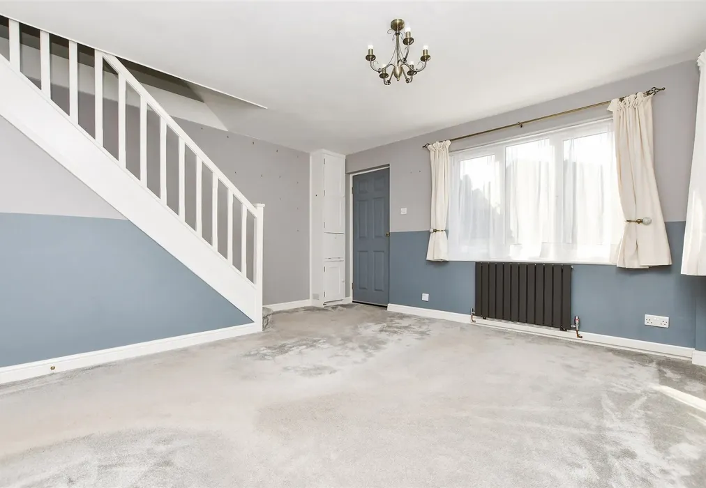 Lounge - Green Way, Tunbridge Wells, Kent - Wards of Kent