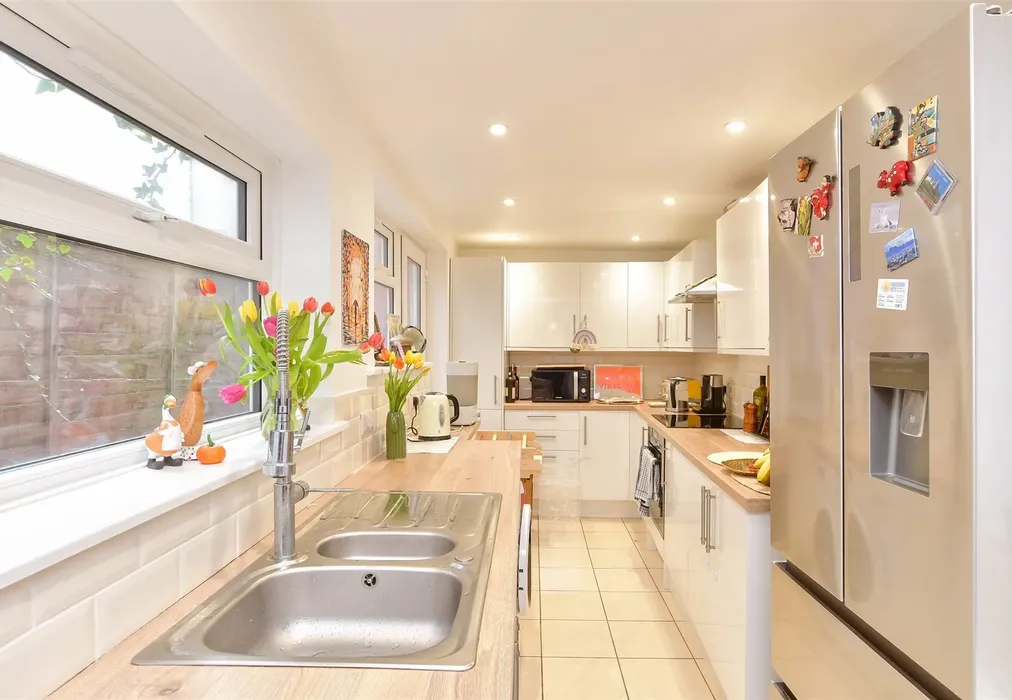 Kitchen - Southover Street, Brighton, East Sussex - Wards of Kent