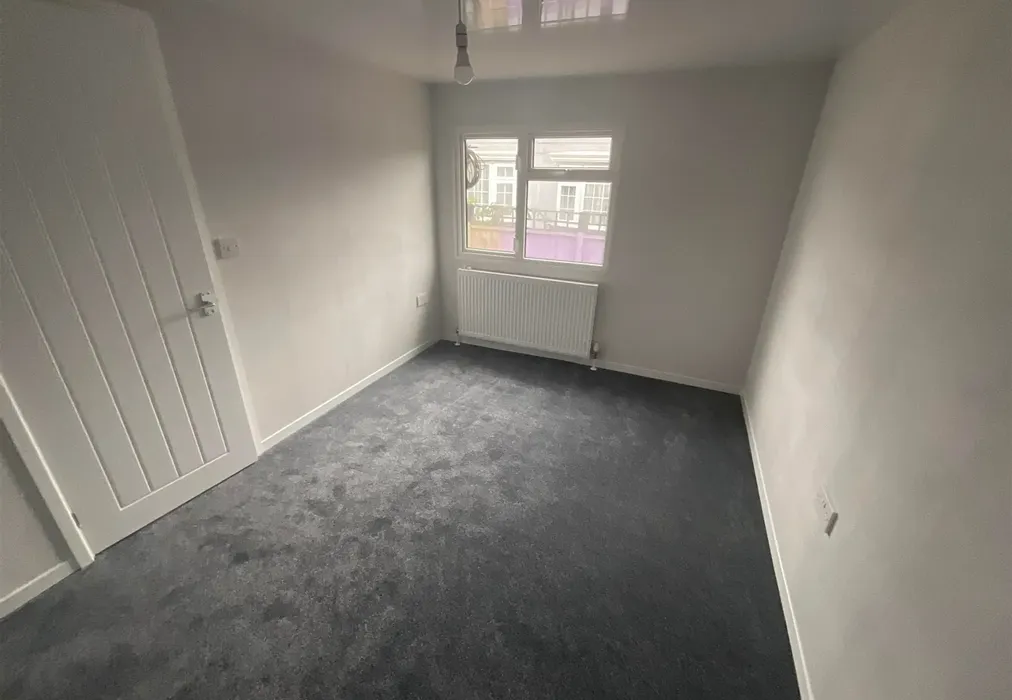 Bedroom ? - Crays Hill Park, Crays Hill, Billericay, Essex - Wards of Kent