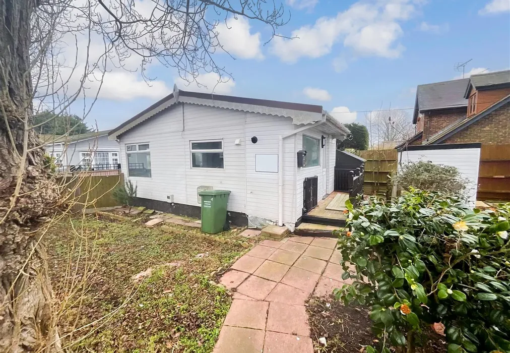 Front Elevation - Crays Hill Park, Crays Hill, Billericay, Essex - Wards of Kent