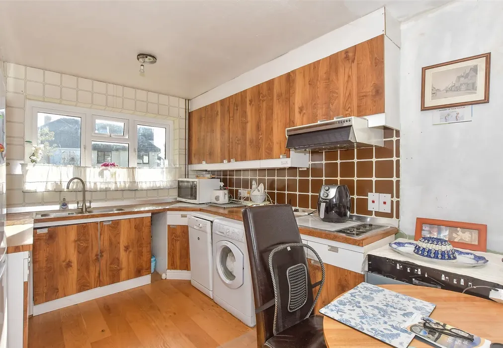 Kitchen/Breakfast Room - Raven Crescent, Billericay, Essex - Wards of Kent