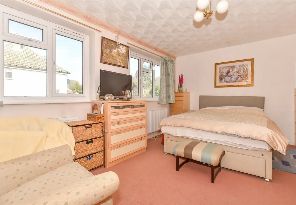 Bedroom 1 - Raven Crescent, Billericay, Essex - Wards of Kent