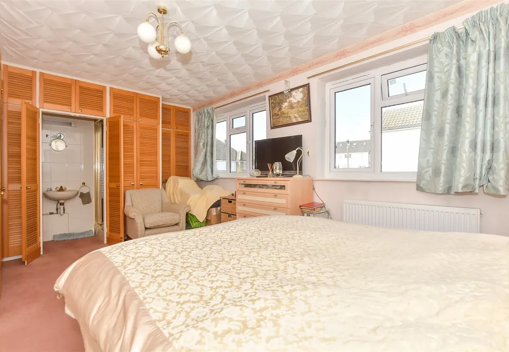 Bedroom 1 - Raven Crescent, Billericay, Essex - Wards of Kent